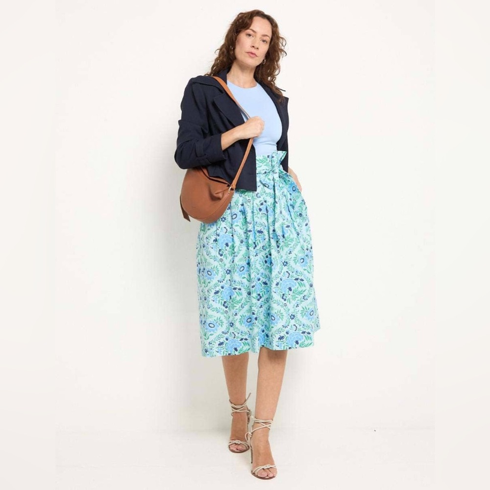 Talbots Piper Pleated Skirt features an exquisite floral pattern BNWT size 16